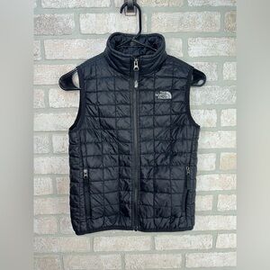 Boys The North Face Black Thermoball Vest Size S (7/8) - 0339
